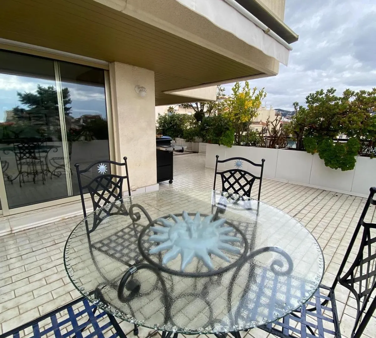 Apartment Villa Sur Le Toit Au Centre De Cannes France